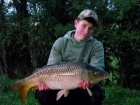 Josh Cox 16lbs 2oz Common Carp, freinds bait! - JW BAITS! - (not the facbook one).. cracking fish - hard fight - from the margin!