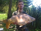 Paul Fox 23lbs 0oz Mirror Carp from Hawkhurst Fish Farm. fishing shallow water