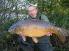 David Trew 23lbs 0oz Mirror Carp from Walthamstow Reservoirs using nash scopex squid with robin red.. i found everyone fishing tight to the island and decided to do the opposite and fish away from it